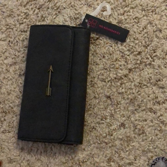 No Boundaries Handbags - *Must Be Bundled* Wallet